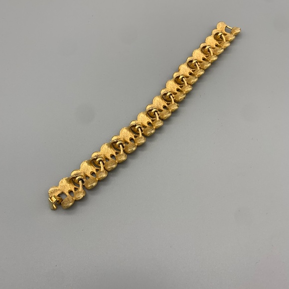 Vintage Signed KRAMER Etched Brushed Gold Two Tone Link Panel Bracelet. - Picture 2 of 2